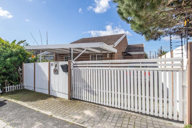 2 Bedroom Property for Sale in Diep River Western Cape